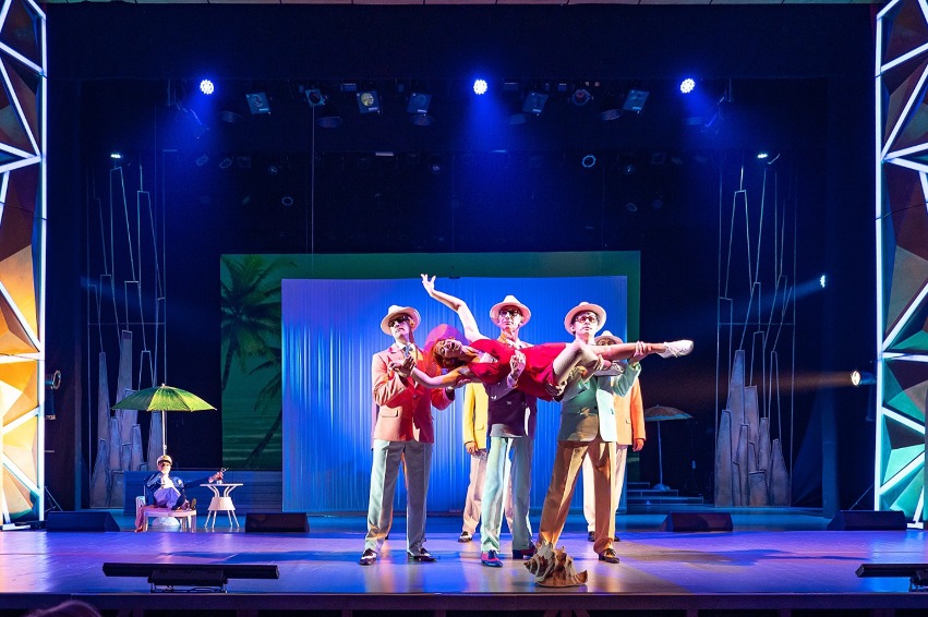 https://cdn.intickets.ru/sites/default/files/gallery_image/1c44d017-41699c62-e13efbcd.jpg