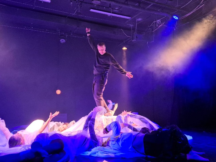 https://cdn.intickets.ru/sites/default/files/gallery_image/48c49837-4ec4bb0e-093656af.jpg