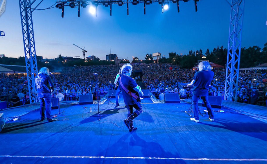 https://cdn.intickets.ru/sites/default/files/gallery_image/7677162c-49228eaf-706fa64c.jpg