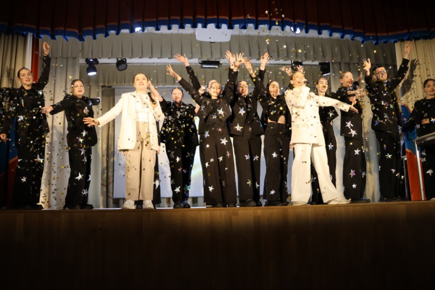 https://cdn.intickets.ru/sites/default/files/gallery_image/806a2cdc-430a9d5c-0ad4dfd3.jpg