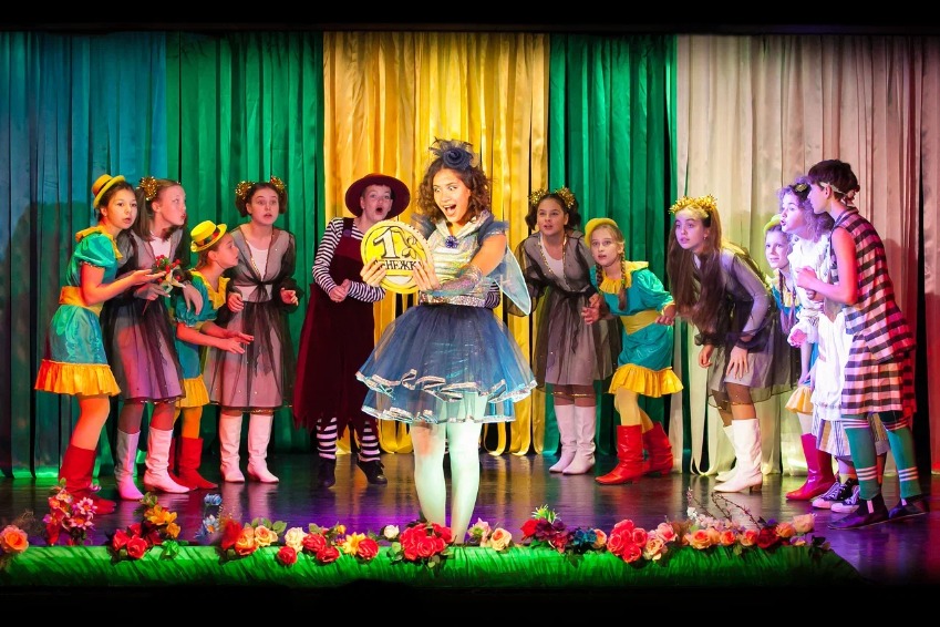 https://cdn.intickets.ru/sites/default/files/gallery_image/a0d54f98-4953bd7f-68453d95.jpg