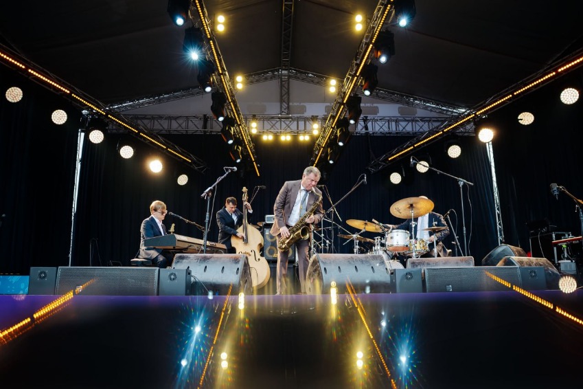 https://cdn.intickets.ru/sites/default/files/gallery_image/b5df379b-4f00b9b5-b520788d.jpg