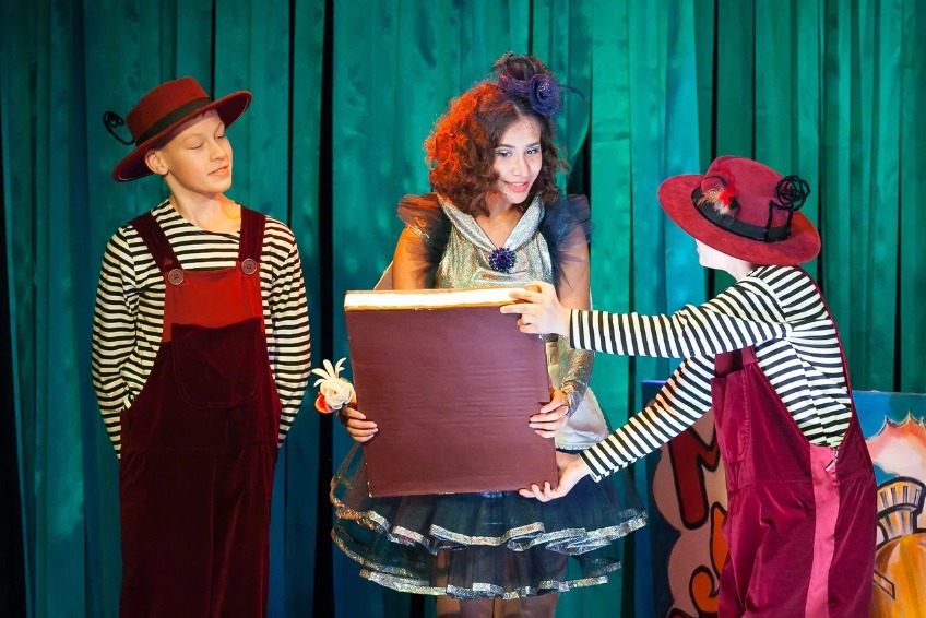 https://cdn.intickets.ru/sites/default/files/gallery_image/cdd0e80d-4b908603-aab6c384.jpg