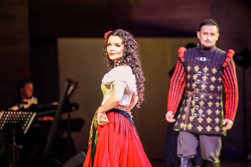 https://cdn.intickets.ru/sites/default/files/gallery_image/d8b9bb3b-44edbb80-664689e7.jpg