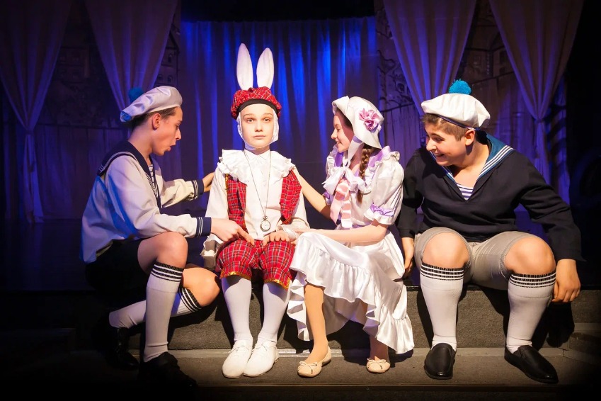 https://cdn.intickets.ru/sites/default/files/gallery_image/f9fc33b5-402681a6-f3fab697.jpg